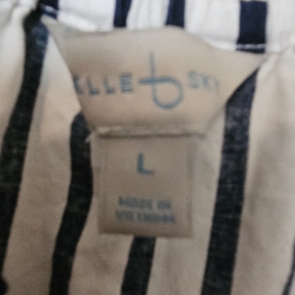 Over the shoulder striped navy over white blouse size Large! 👚👕 - Picture 8 of 9